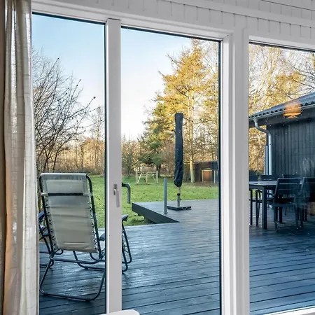 Gunnil - 400m From The Sea By Interhome