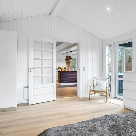 Gunnil - 400m From The Sea By Interhome